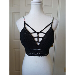 Madden NYC Crochet Black Size Medium Crop Top Tie Floral Boho Festival Chic‎